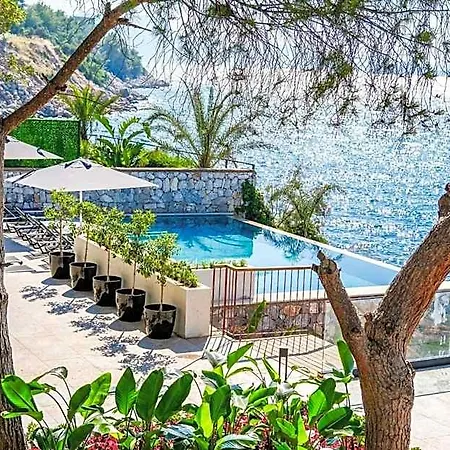 Isolina Bodrum 검벳